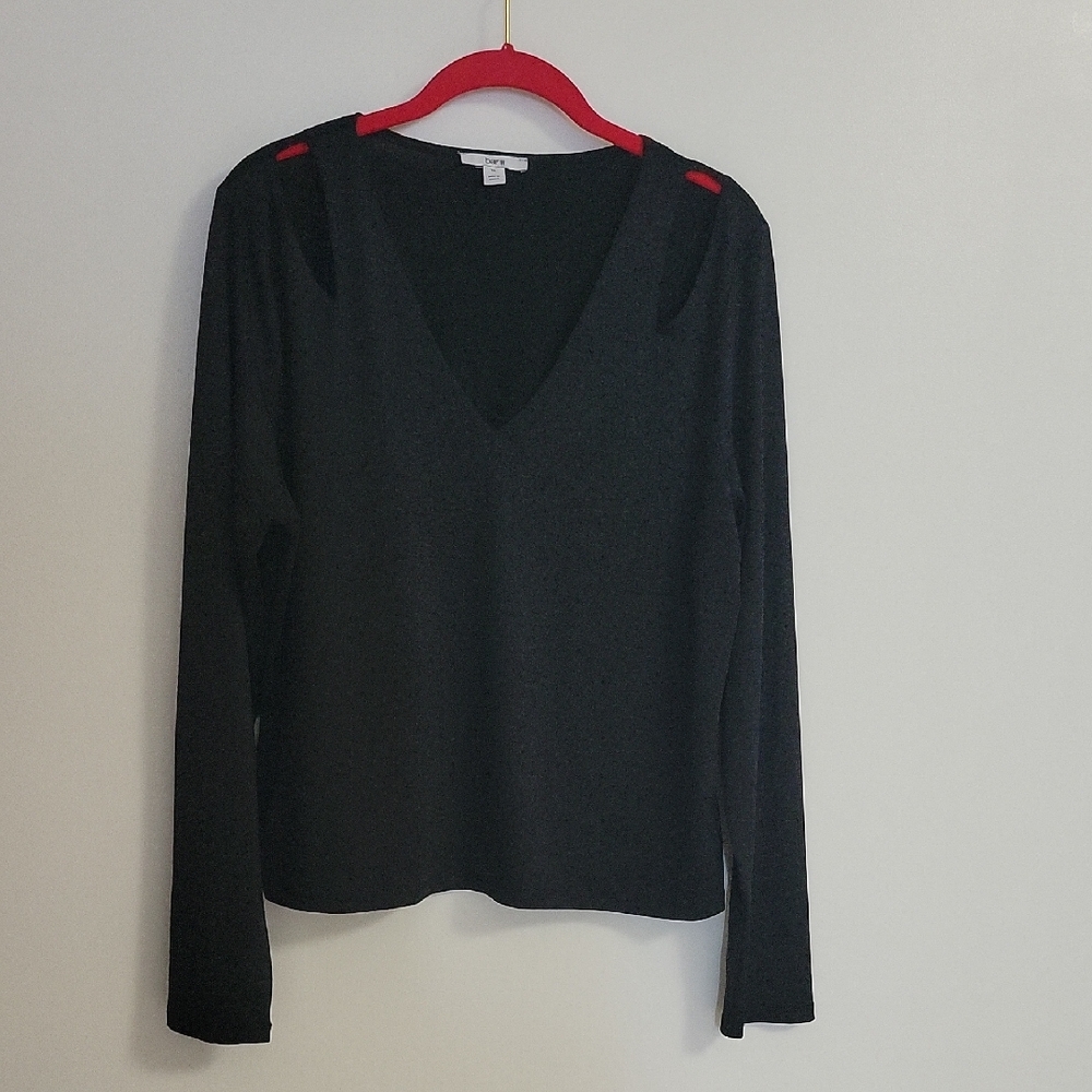 Bar III Black V-Neck Cutout Top XL EUC Like New - Picture 2 of 7
